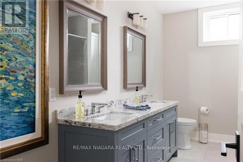 32 Breckenridge Boulevard, St. Catharines, ON - Indoor Photo Showing Bathroom