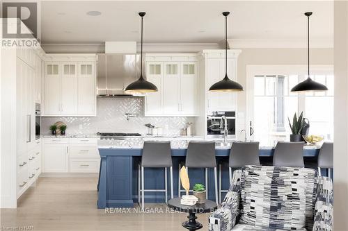 32 Breckenridge Boulevard, St. Catharines, ON - Indoor Photo Showing Kitchen With Upgraded Kitchen