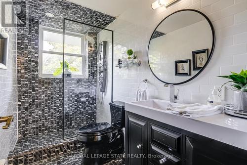 301 - 69 Herkimer Street, Hamilton (Durand), ON - Indoor Photo Showing Bathroom