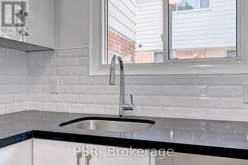 E - 524 Sunnydale Place, Waterloo, ON - Indoor Photo Showing Kitchen