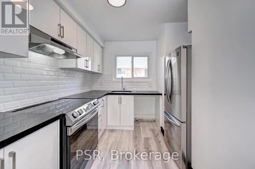 E - 524 Sunnydale Place, Waterloo, ON - Indoor Photo Showing Kitchen With Stainless Steel Kitchen With Upgraded Kitchen