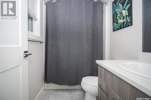 635 Evergreen Boulevard, Saskatoon, SK - Indoor Photo Showing Bathroom