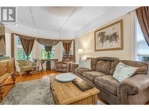 13232 Kelly Avenue, Summerland, BC - Indoor Photo Showing Living Room