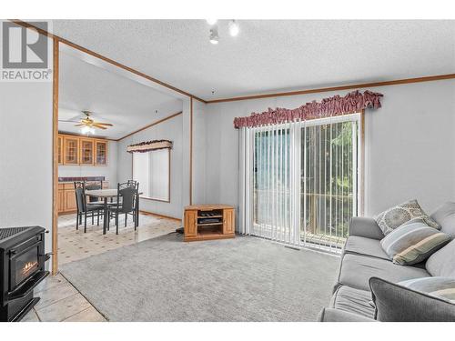 2279 Squilax-Anglemont Road, Lee Creek, BC - Indoor Photo Showing Living Room