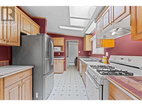 2279 Squilax-Anglemont Road, Lee Creek, BC - Indoor Photo Showing Kitchen