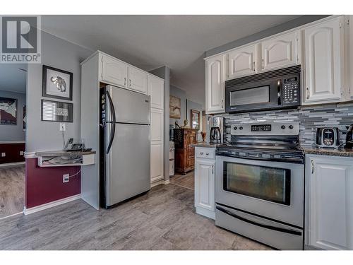 1220 25 Avenue Unit# 25, Vernon, BC - Indoor Photo Showing Kitchen