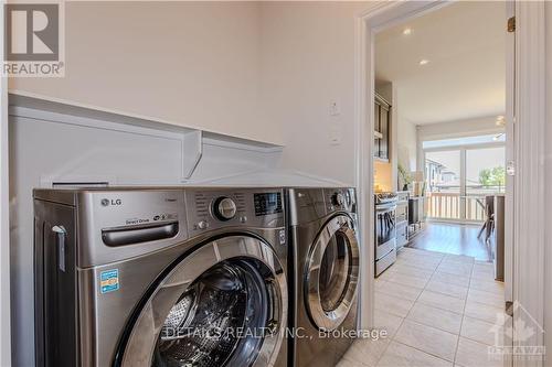 600 Triangle Street, Ottawa, ON - Indoor Photo Showing Laundry Room