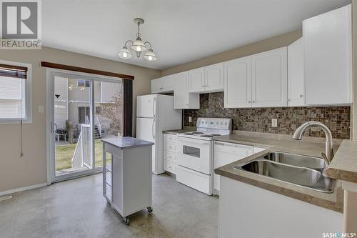 1668 Alexandra Street, Regina, SK - Indoor Photo Showing Kitchen With Double Sink