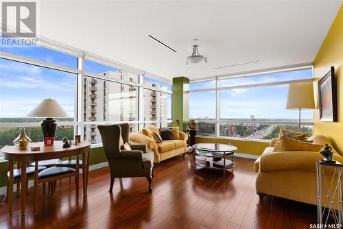 704 2300 Broad Street, Regina, SK - Indoor Photo Showing Living Room