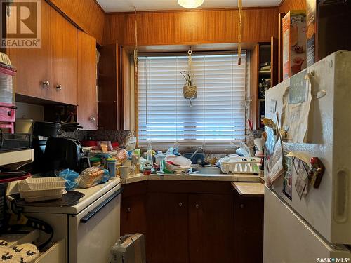 435-437 Froom Crescent, Regina, SK - Indoor Photo Showing Kitchen