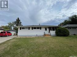 63 Yarnton CRESCENT  Regina, SK S4R 4A1