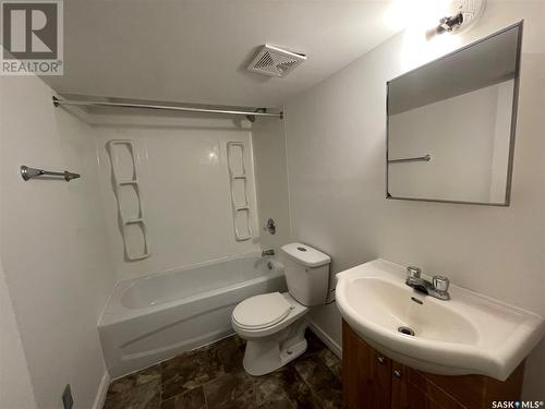 63 Yarnton Crescent, Regina, SK - Indoor Photo Showing Bathroom