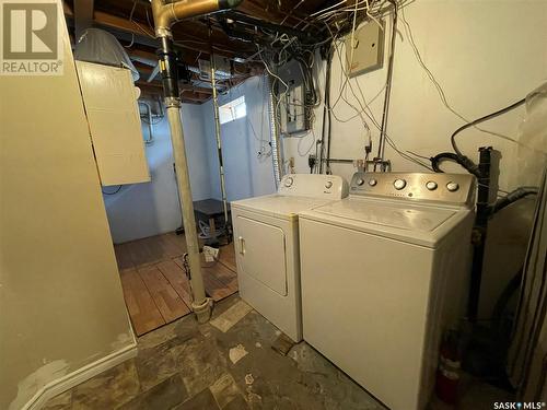 63 Yarnton Crescent, Regina, SK - Indoor Photo Showing Laundry Room