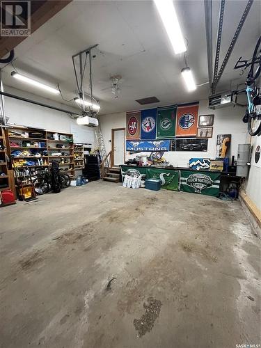 456 Byars Bay N, Regina, SK - Indoor Photo Showing Garage