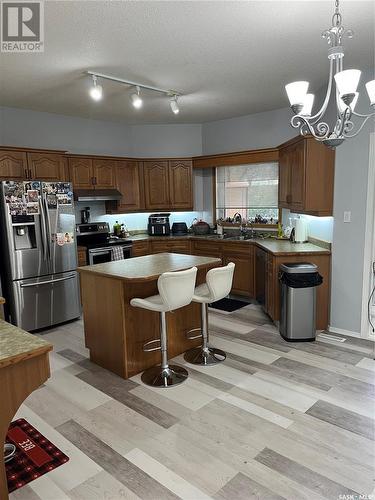 456 Byars Bay N, Regina, SK - Indoor Photo Showing Kitchen