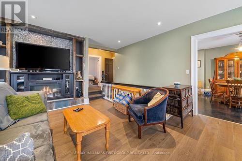 92 Orange Street, Cobourg, ON - Indoor Photo Showing Living Room