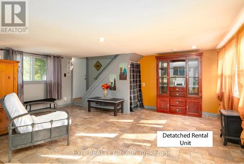 18224 Telephone Road, Quinte West, ON - Indoor Photo Showing Living Room