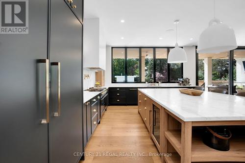 68 Royalavon Crescent, Toronto (Islington-City Centre West), ON - Indoor Photo Showing Kitchen With Upgraded Kitchen