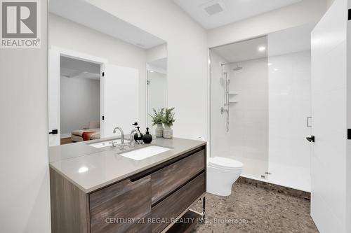 68 Royalavon Crescent, Toronto (Islington-City Centre West), ON - Indoor Photo Showing Bathroom