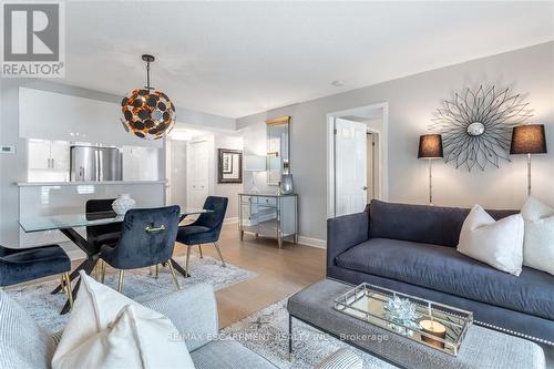 104 E - 216 Plains Road W, Burlington, ON - Indoor Photo Showing Living Room