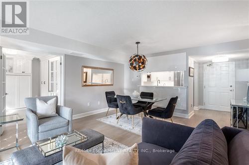 104 E - 216 Plains Road W, Burlington, ON - Indoor Photo Showing Living Room