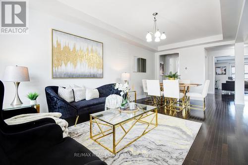 7 Fanning Trail, Brampton, ON - Indoor Photo Showing Living Room