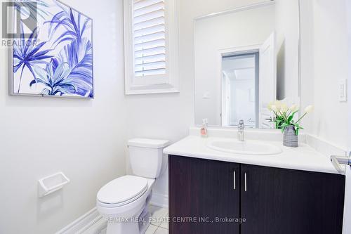 7 Fanning Trail, Brampton, ON - Indoor Photo Showing Bathroom