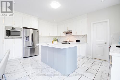 7 Fanning Trail, Brampton (Toronto Gore Rural Estate), ON - Indoor Photo Showing Kitchen With Stainless Steel Kitchen