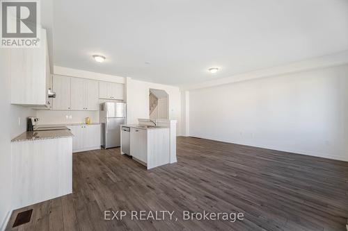 1545 Rose Way, Milton (Cobban), ON - Indoor Photo Showing Kitchen