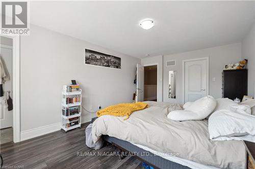 55 Sunset Way, Thorold, ON - Indoor Photo Showing Bedroom