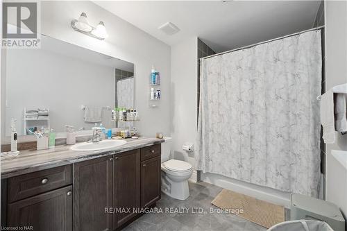 55 Sunset Way, Thorold, ON - Indoor Photo Showing Bathroom