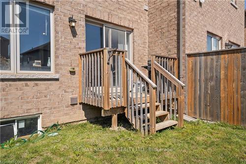 55 Sunset Way, Thorold, ON - Outdoor With Exterior