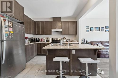 55 Sunset Way, Thorold, ON - Indoor Photo Showing Kitchen