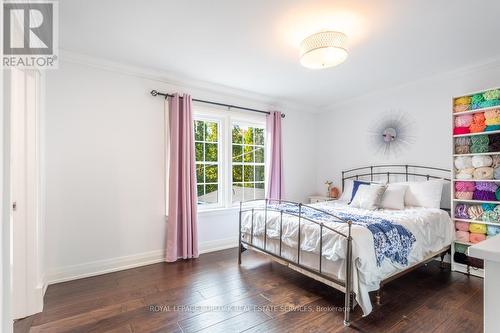 213 Penn Drive, Burlington, ON - Indoor Photo Showing Bedroom