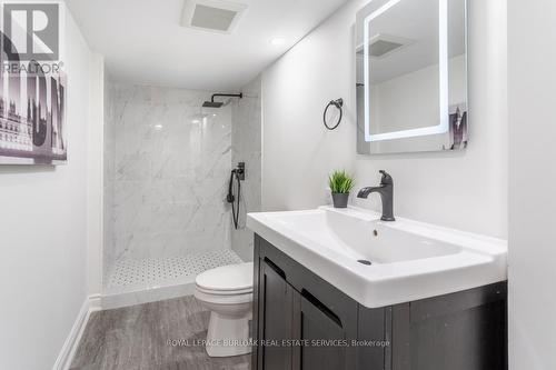 213 Penn Drive, Burlington (Roseland), ON - Indoor Photo Showing Bathroom