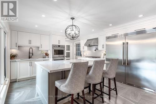 213 Penn Drive, Burlington (Roseland), ON - Indoor Photo Showing Kitchen With Upgraded Kitchen