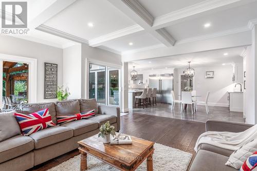 213 Penn Drive, Burlington (Roseland), ON - Indoor Photo Showing Living Room