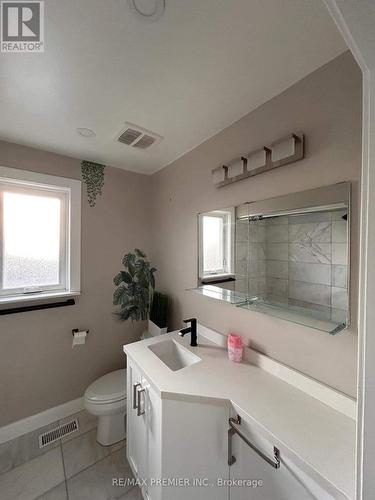 27 Lantos Court, Toronto (Downsview-Roding-Cfb), ON - Indoor Photo Showing Bathroom