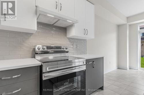 240 Eastbridge Avenue E, Welland, ON - Indoor Photo Showing Kitchen