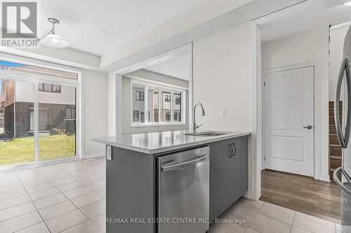 240 Eastbridge Avenue E, Welland, ON - Indoor Photo Showing Kitchen