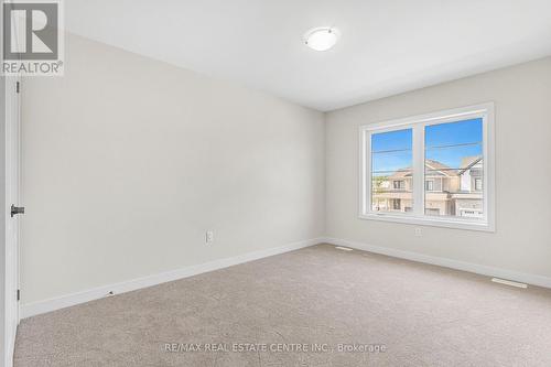 240 Eastbridge Avenue E, Welland, ON - Indoor Photo Showing Other Room