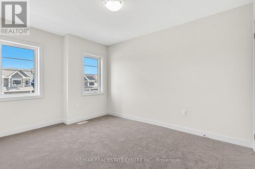 240 Eastbridge Avenue E, Welland, ON - Indoor Photo Showing Other Room