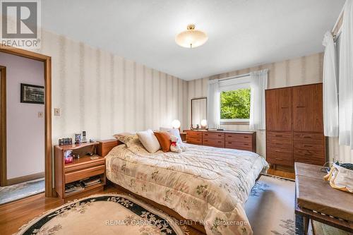 60 Maple Drive, Hamilton, ON - Indoor Photo Showing Bedroom