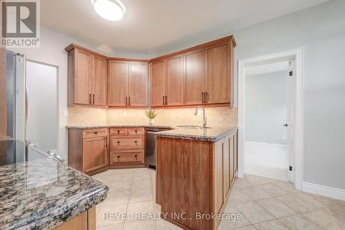 Ph5 - 1770 Main Street W, Hamilton, ON - Indoor Photo Showing Kitchen