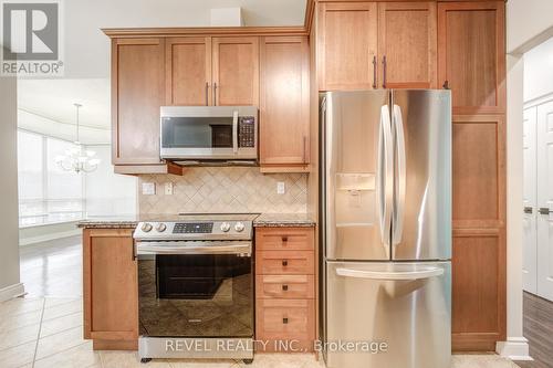 Ph5 - 1770 Main Street W, Hamilton, ON - Indoor Photo Showing Kitchen