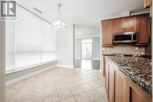 Ph5 - 1770 Main Street W, Hamilton, ON - Indoor Photo Showing Kitchen