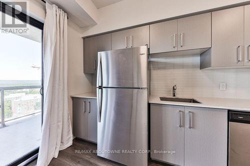 1806 - 15 Queen Street S, Hamilton, ON - Indoor Photo Showing Kitchen