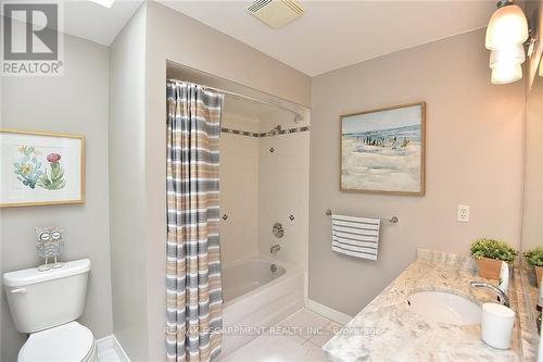 27 Dalia Avenue, Hamilton (Eleanor), ON - Indoor Photo Showing Bathroom