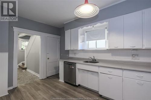 856 Marion Avenue, Windsor, ON - Indoor Photo Showing Kitchen