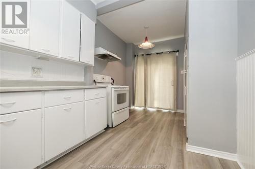 856 Marion Avenue, Windsor, ON - Indoor Photo Showing Kitchen